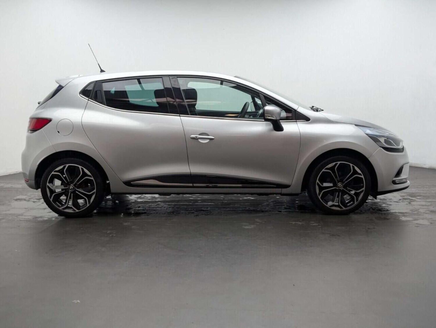 Used Renault Clio 2019 for sale - 77714368: Photo 20