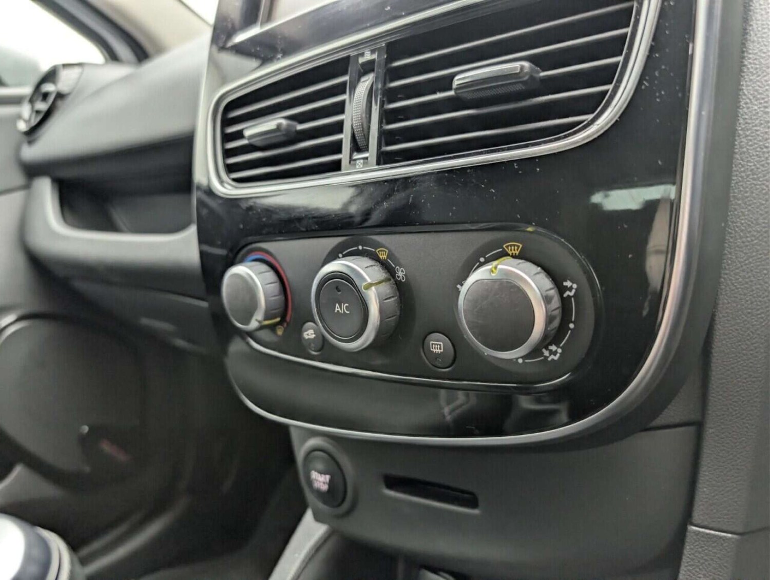 Used Renault Clio 2019 for sale - 77714368: Photo 25