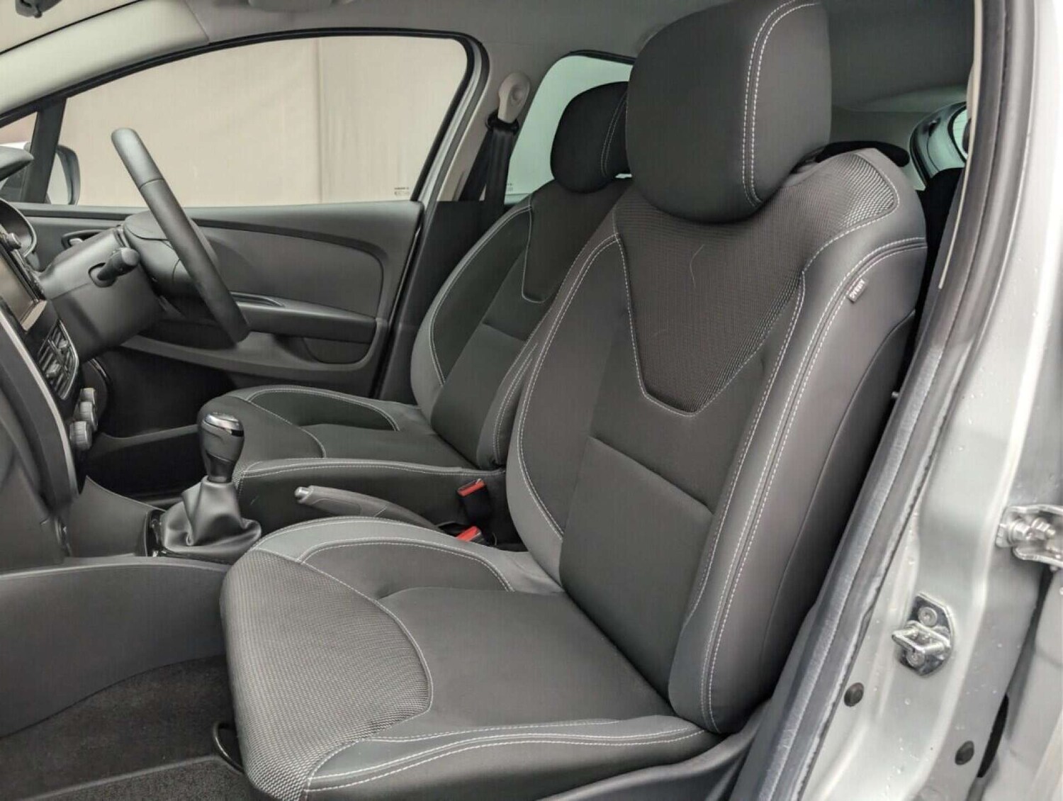 Used Renault Clio 2019 for sale - 77714368: Photo 35