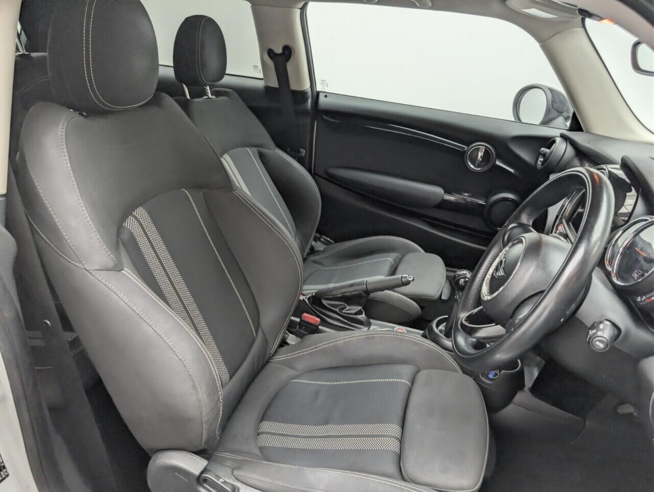 Used MINI Hatch 2017 for sale - 77695958: Photo 12