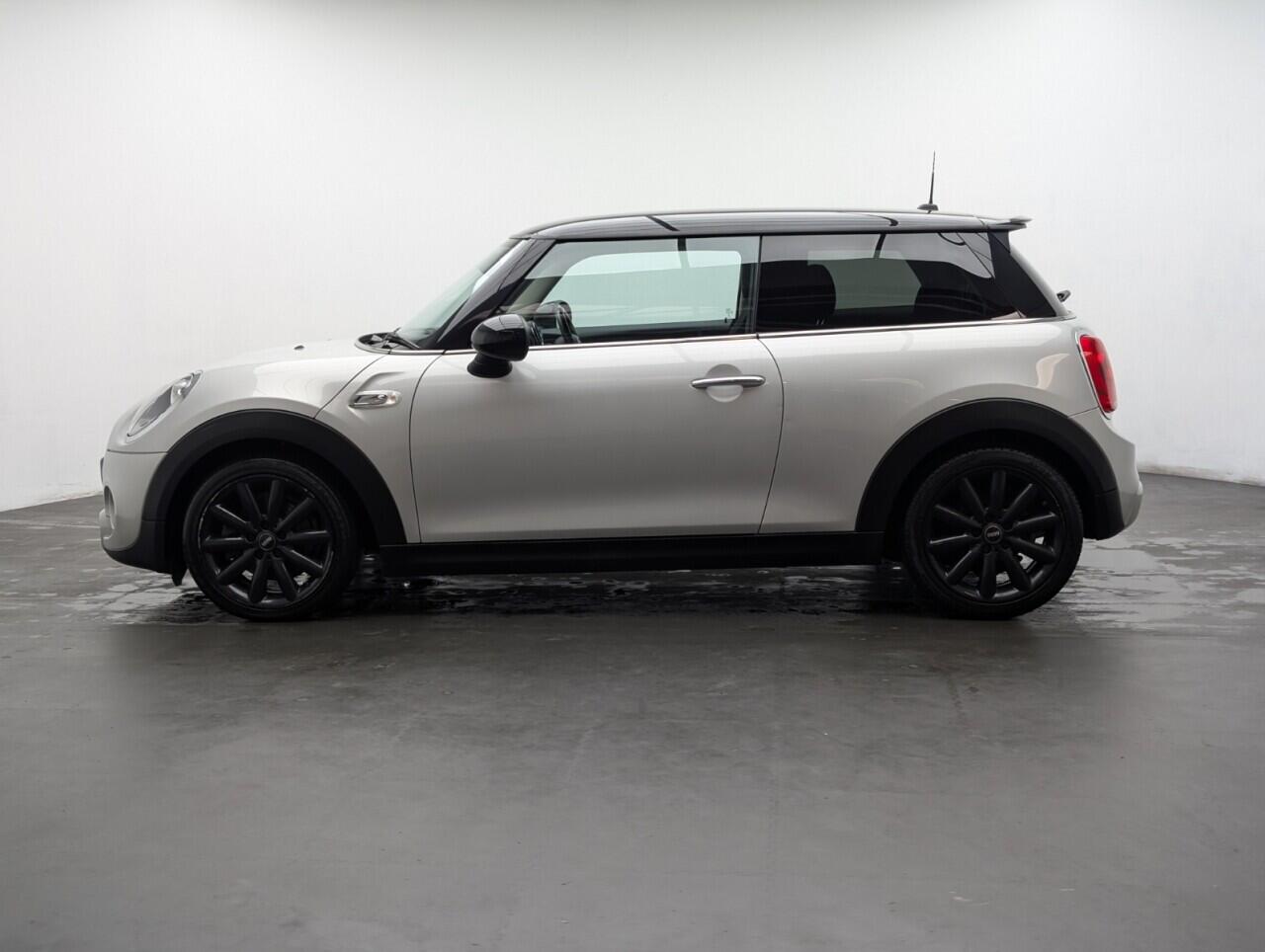 Used MINI Hatch 2017 for sale - 77695958: Photo 5