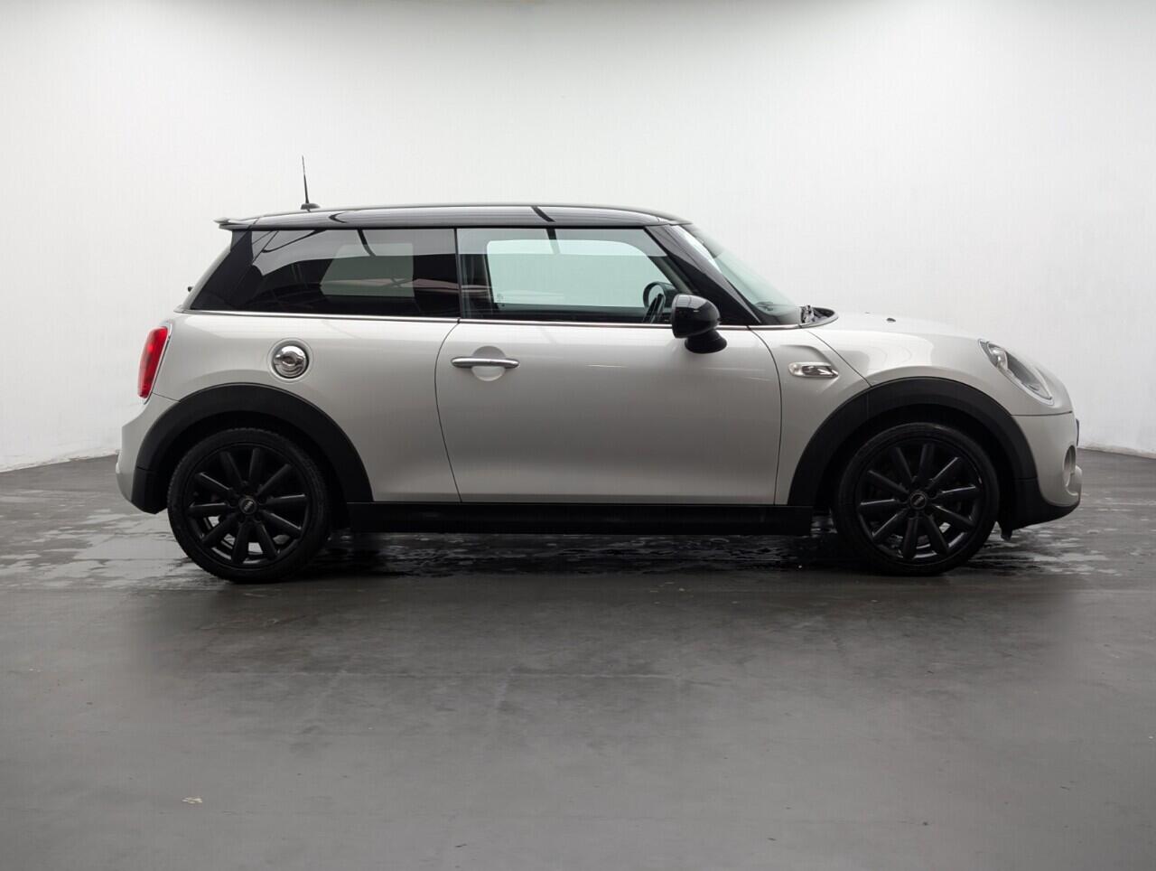 Used MINI Hatch 2017 for sale - 77695958: Photo 9