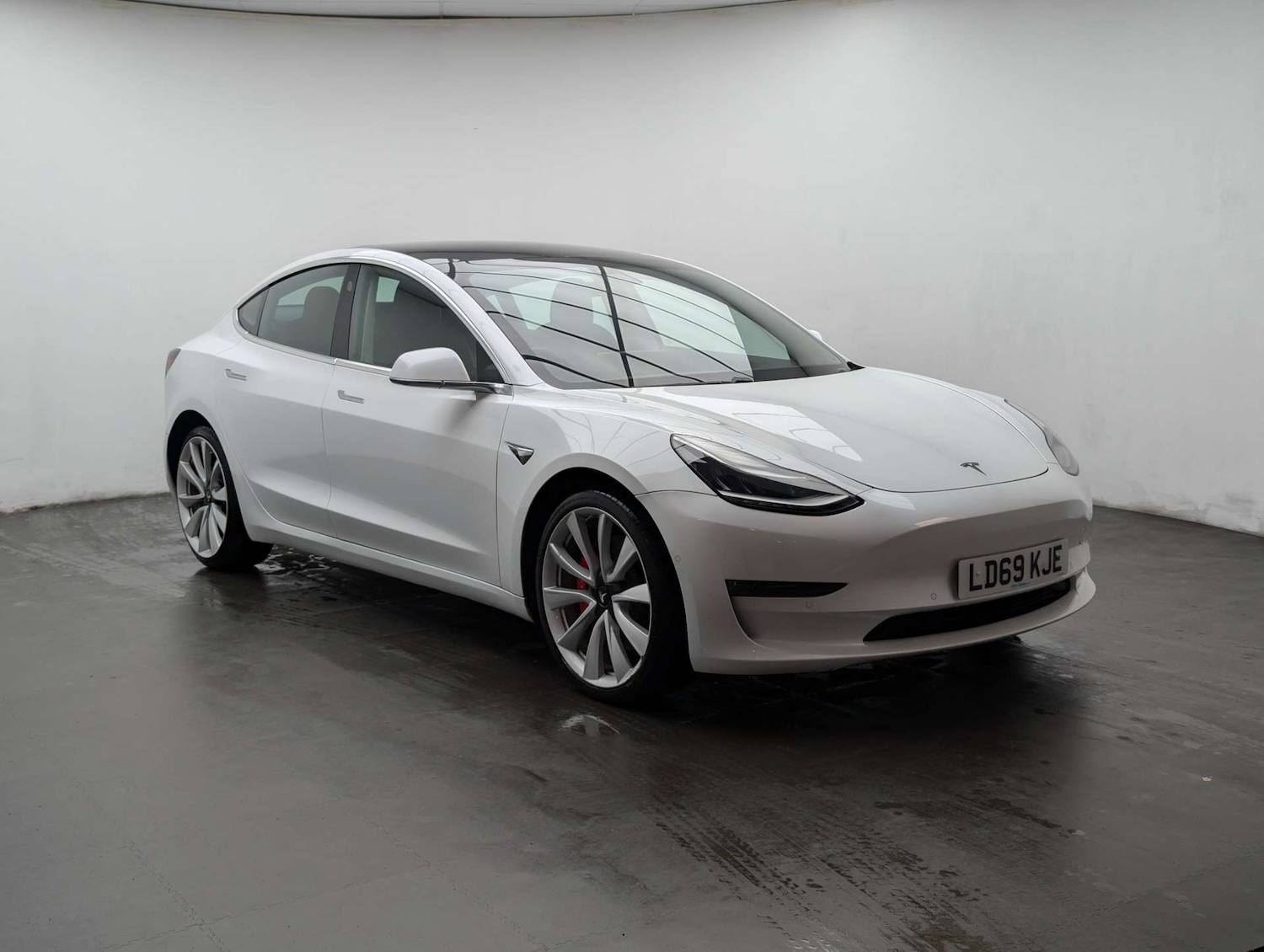 Used Tesla Model 3 2019 for sale - 77803677: Photo 2