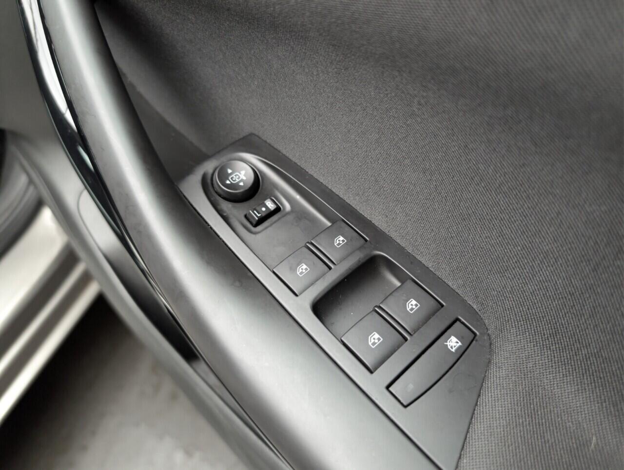 Used Vauxhall Astra for sale - 77672014: Photo 18