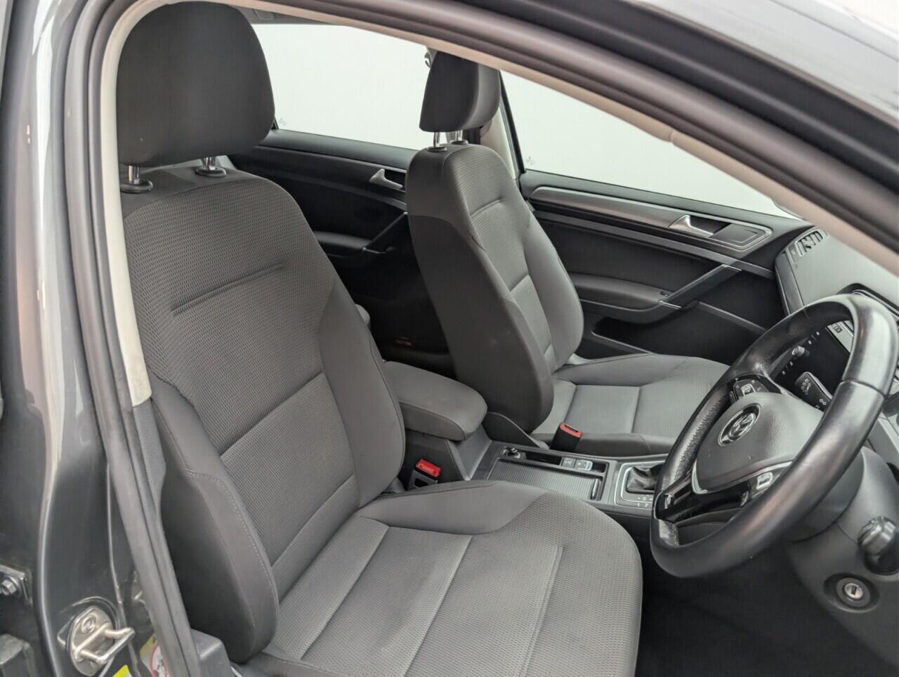 Used Volkswagen Golf 2018 for sale - 76645509: Photo 12