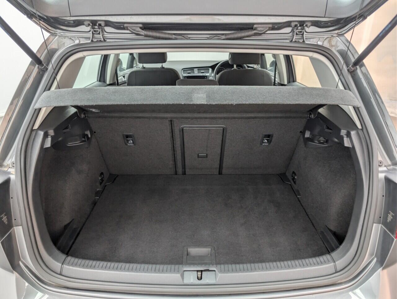 Used Volkswagen Golf 2018 for sale - 76645509: Photo 26