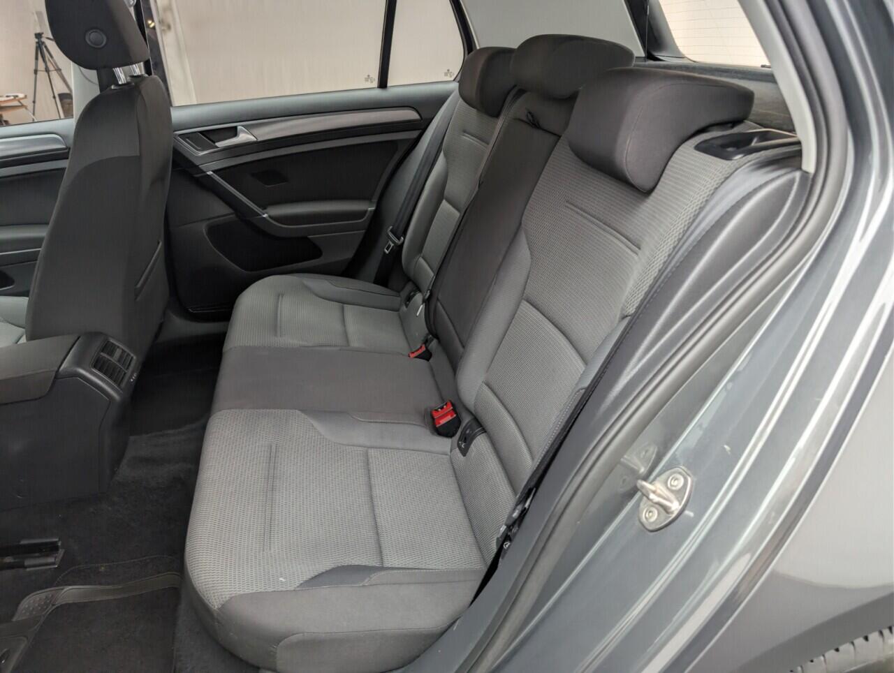 Used Volkswagen Golf 2018 for sale - 76645509: Photo 27