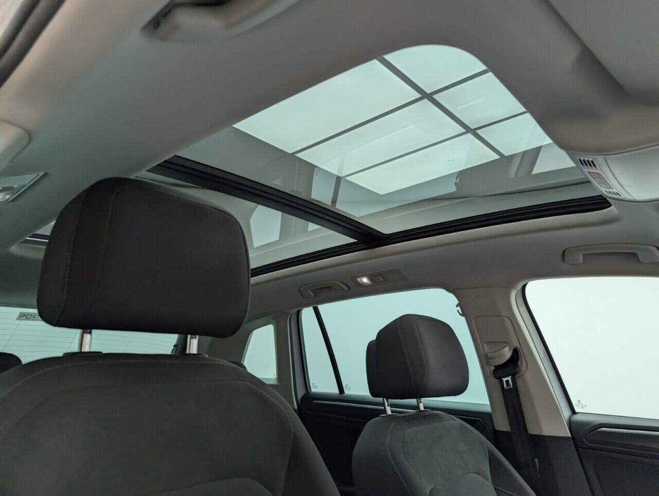 Used Volkswagen Tiguan 2018 for sale - 76424373: Photo 24