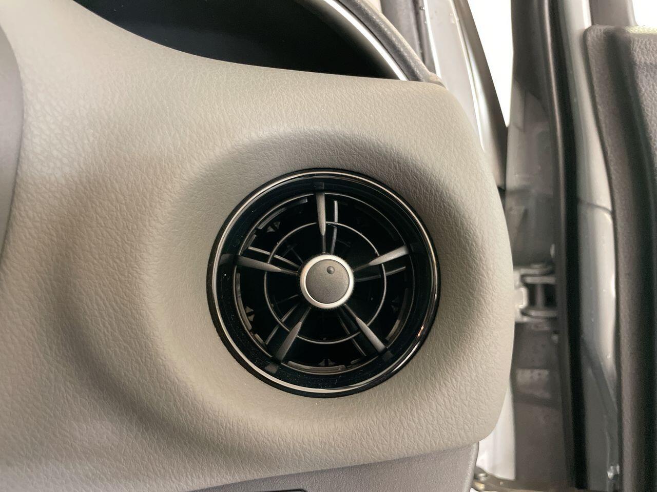 Used Toyota Yaris 2019 for sale - 76425641: Photo 34