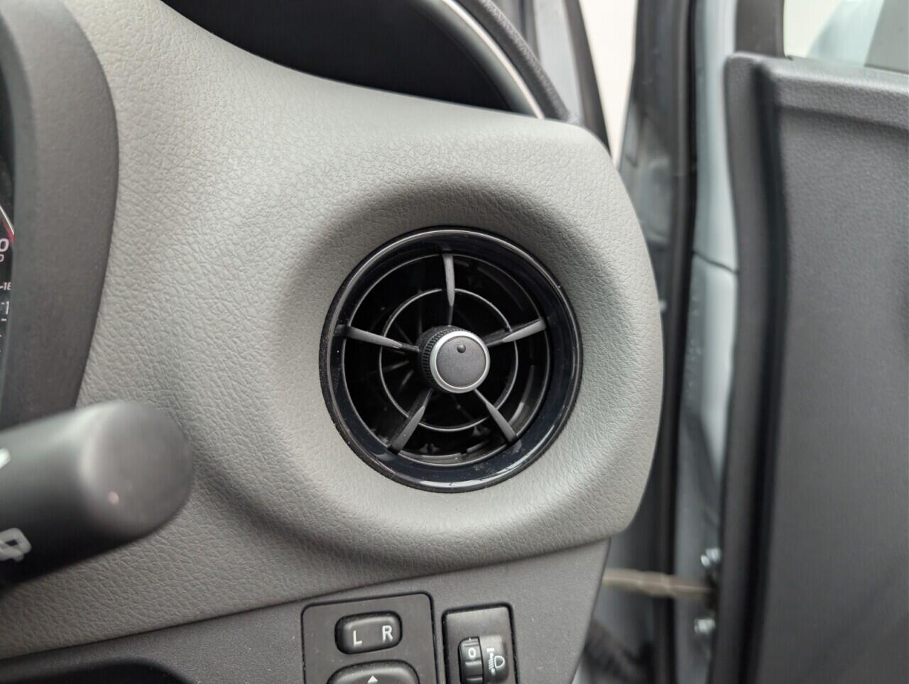 Used Toyota Yaris 2019 for sale - 76425641: Photo 60