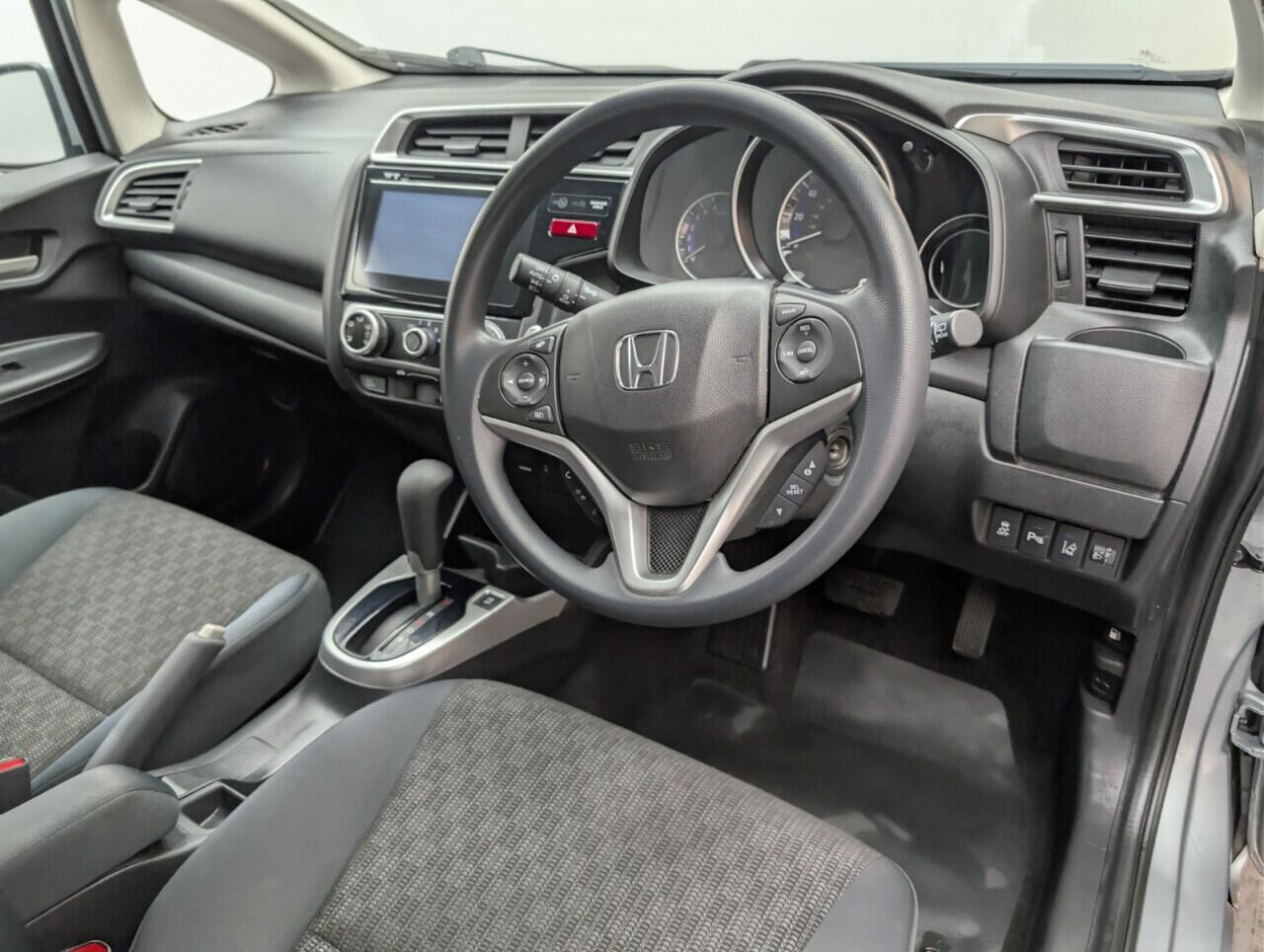Used Honda Jazz 2016 for sale - 76913136: Photo 11