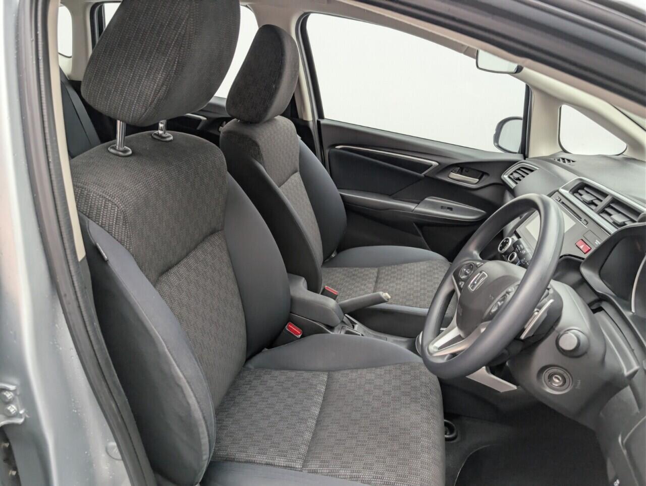 Used Honda Jazz 2016 for sale - 76913136: Photo 12