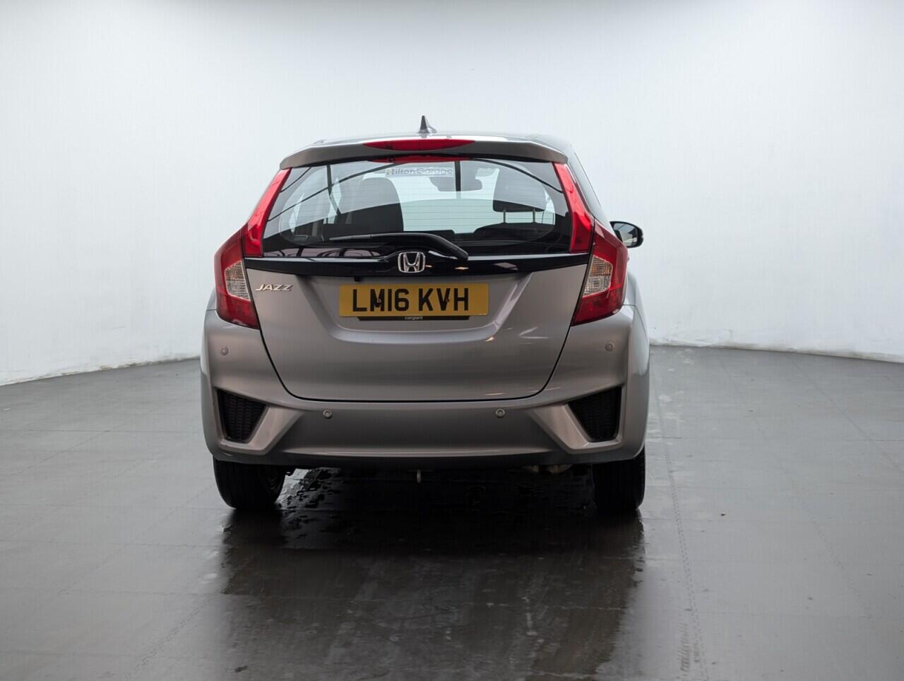 Used Honda Jazz 2016 for sale - 76913136: Photo 7