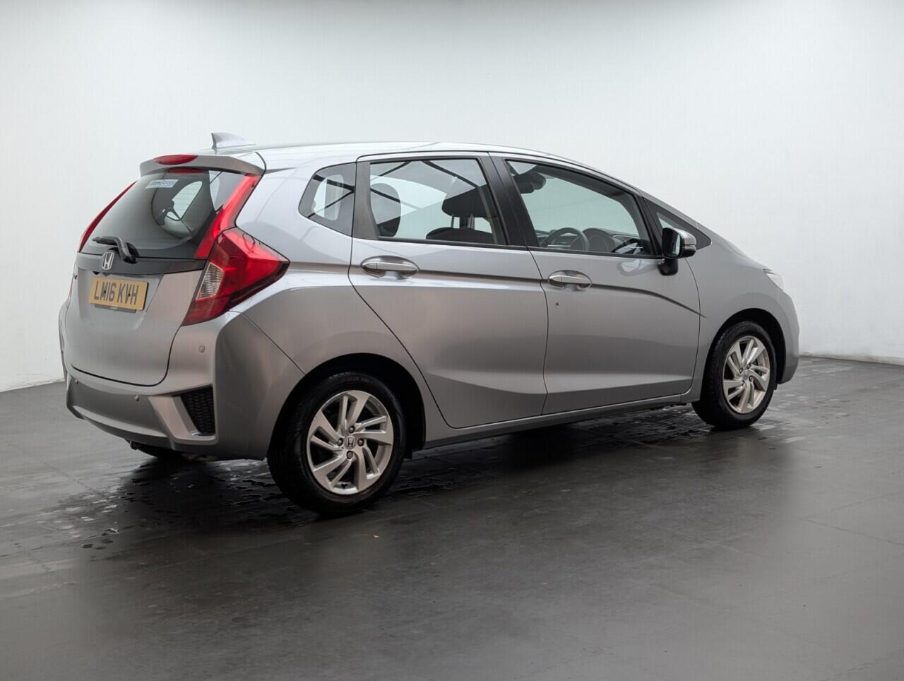 Used Honda Jazz 2016 for sale - 76913136: Photo 8
