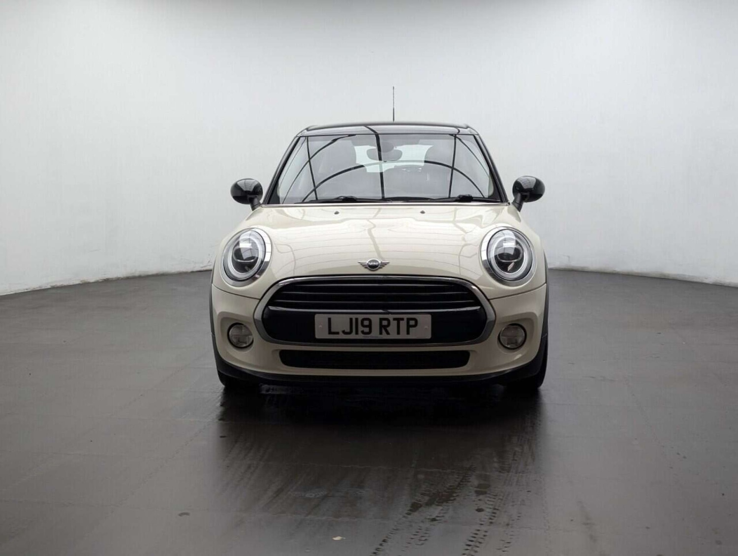 Used MINI Hatch 2019 for sale - 77713101: Photo 3