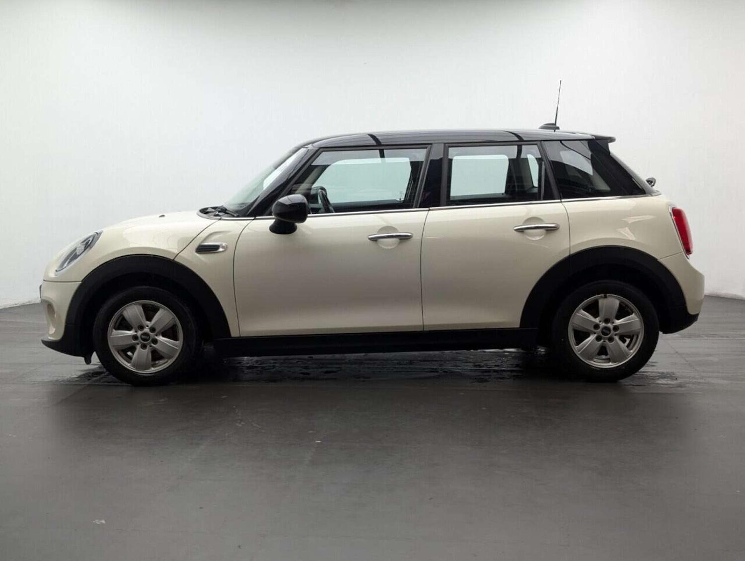 Used MINI Hatch 2019 for sale - 77713101: Photo 5