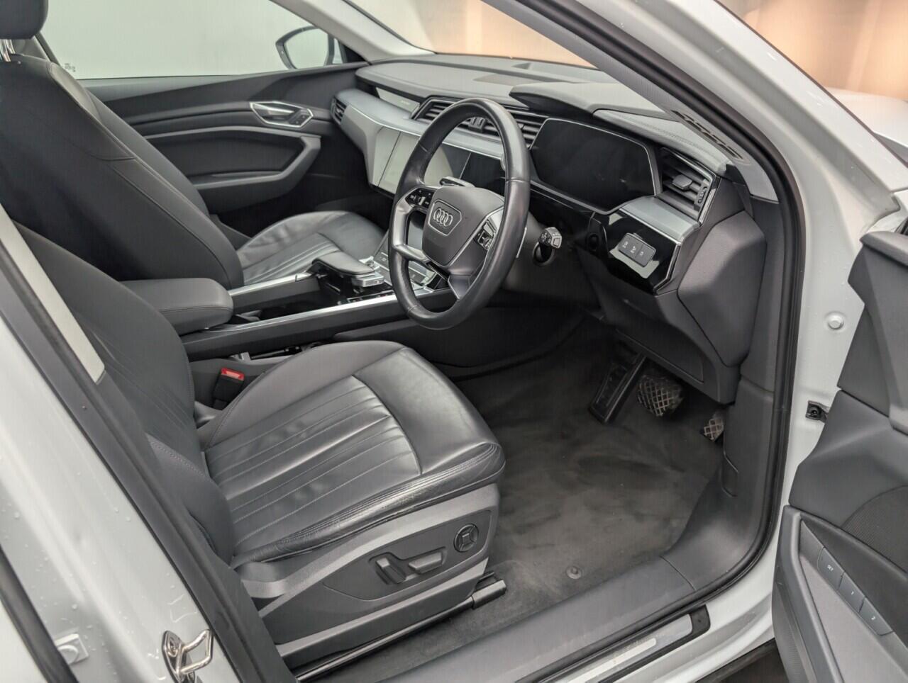 Used Audi e-tron 2021 for sale - 76425743: Photo 11