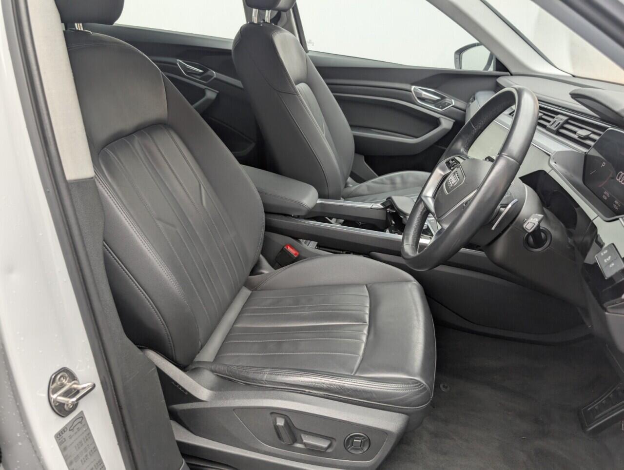 Used Audi e-tron 2021 for sale - 76425743: Photo 12