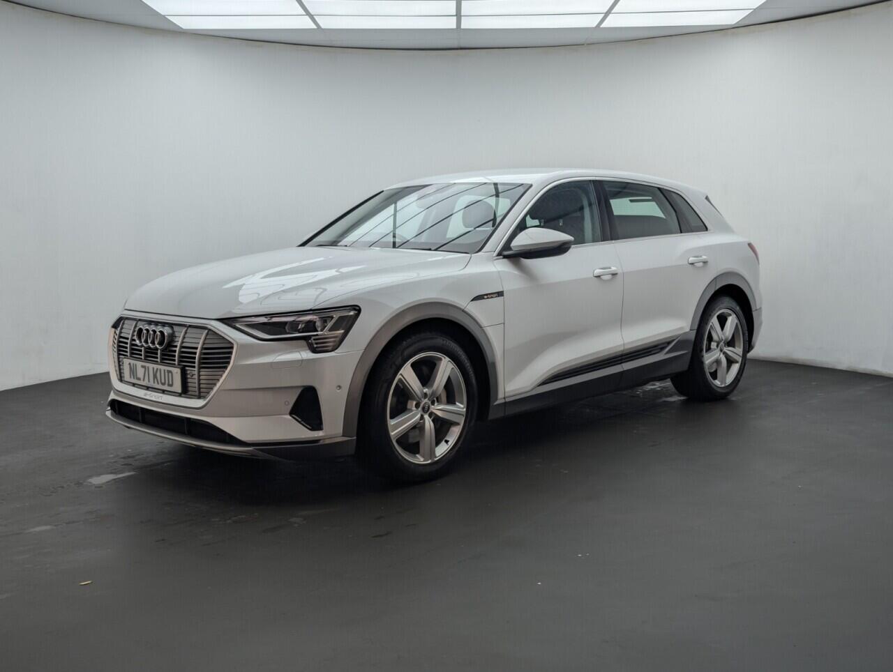 Used Audi e-tron 2021 for sale - 76425743: Photo 4