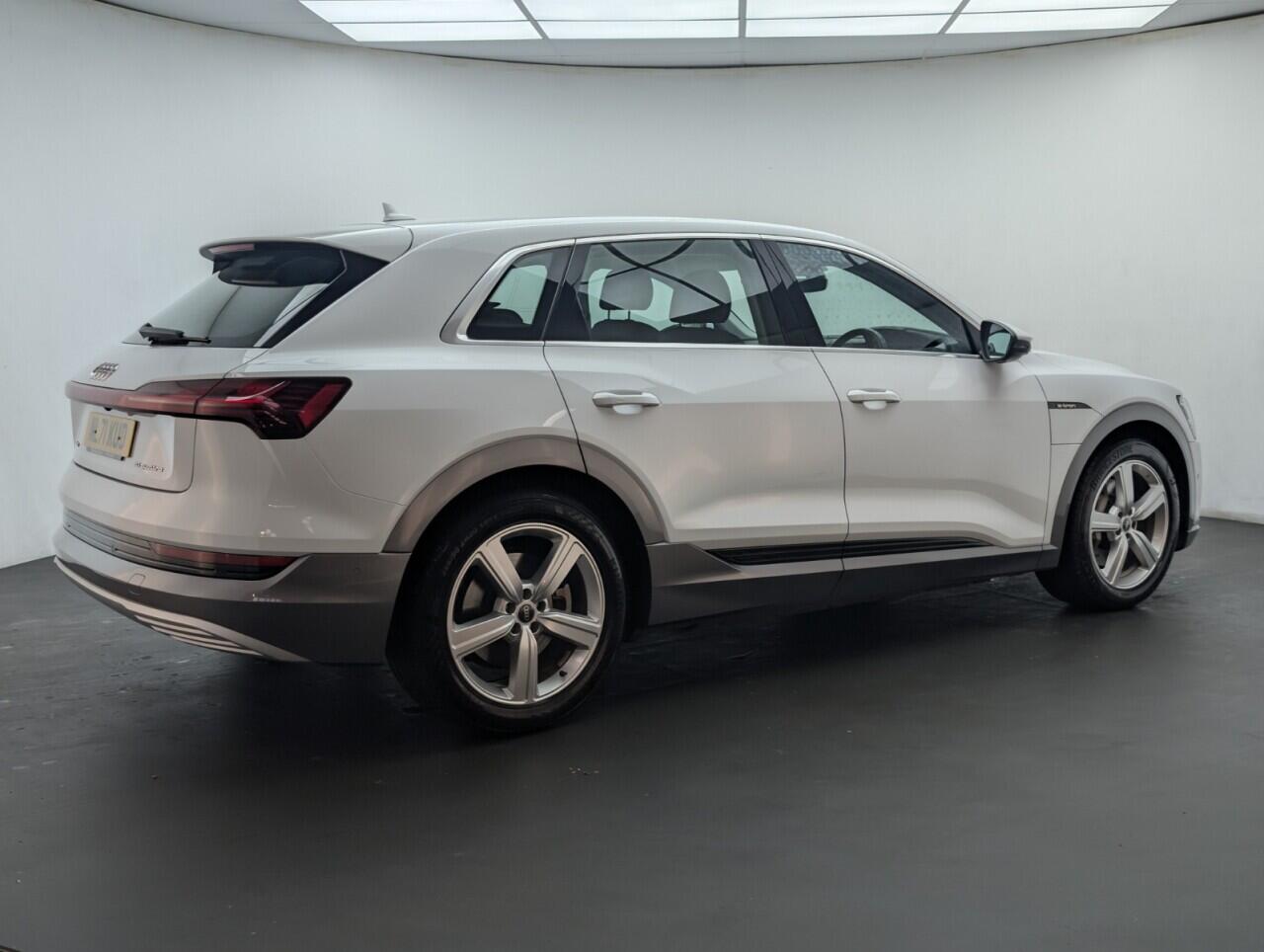 Used Audi e-tron 2021 for sale - 76425743: Photo 8