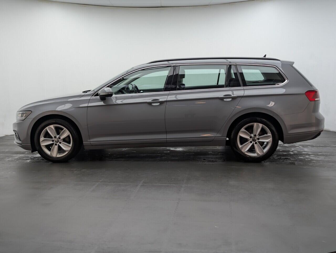 Used Volkswagen Passat 2022 for sale - 76537667: Photo 5