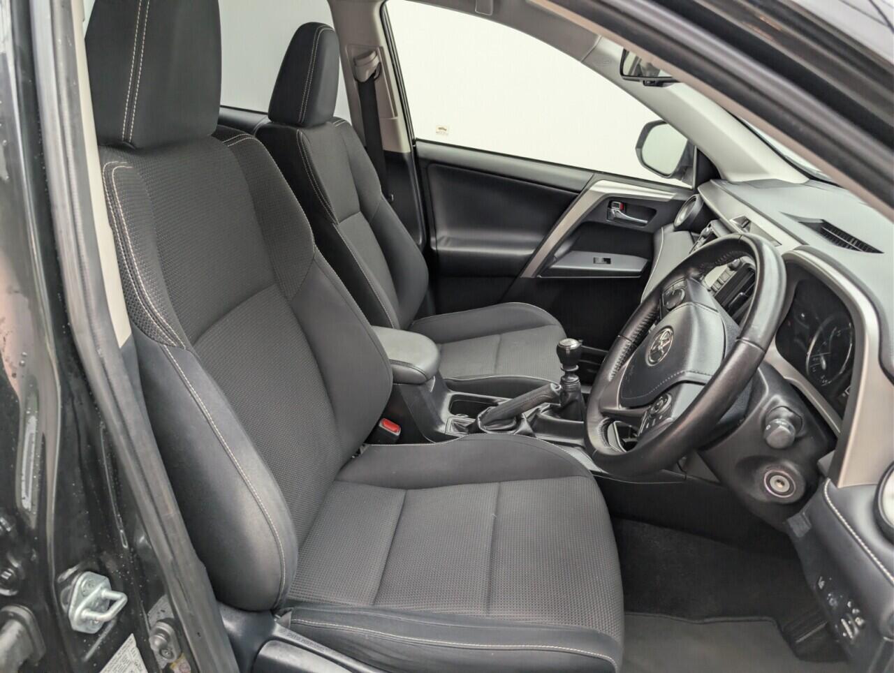 Used Toyota RAV4 2016 for sale - 76976096: Photo 12