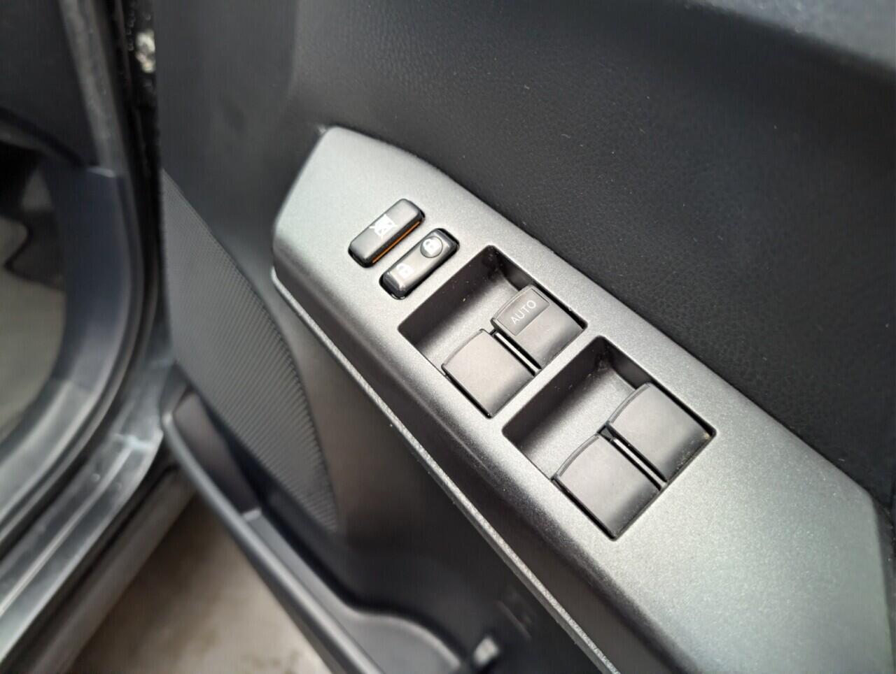 Used Toyota RAV4 2016 for sale - 76976096: Photo 21