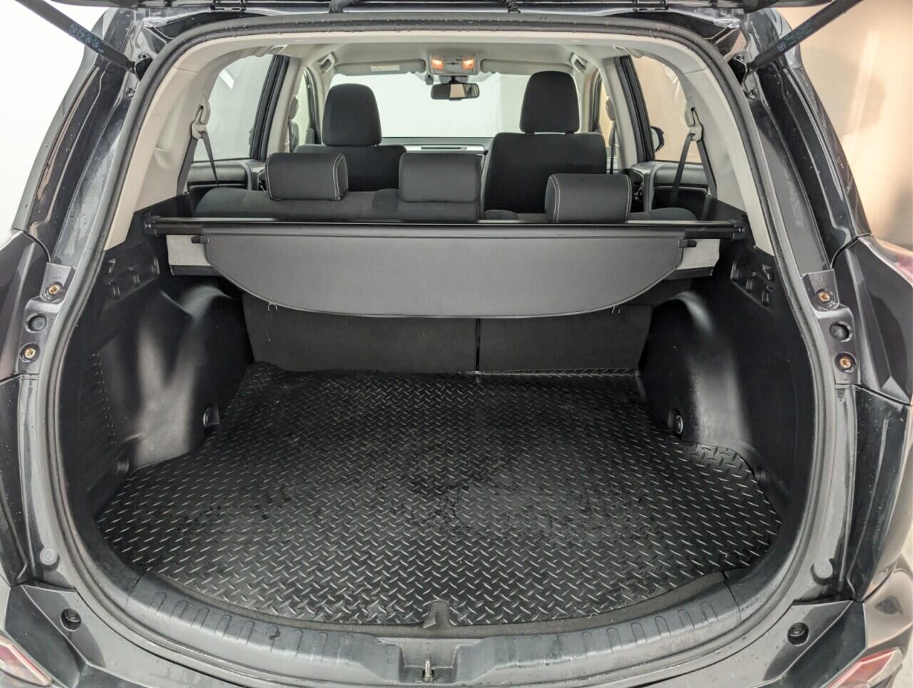 Used Toyota RAV4 2016 for sale - 76976096: Photo 25