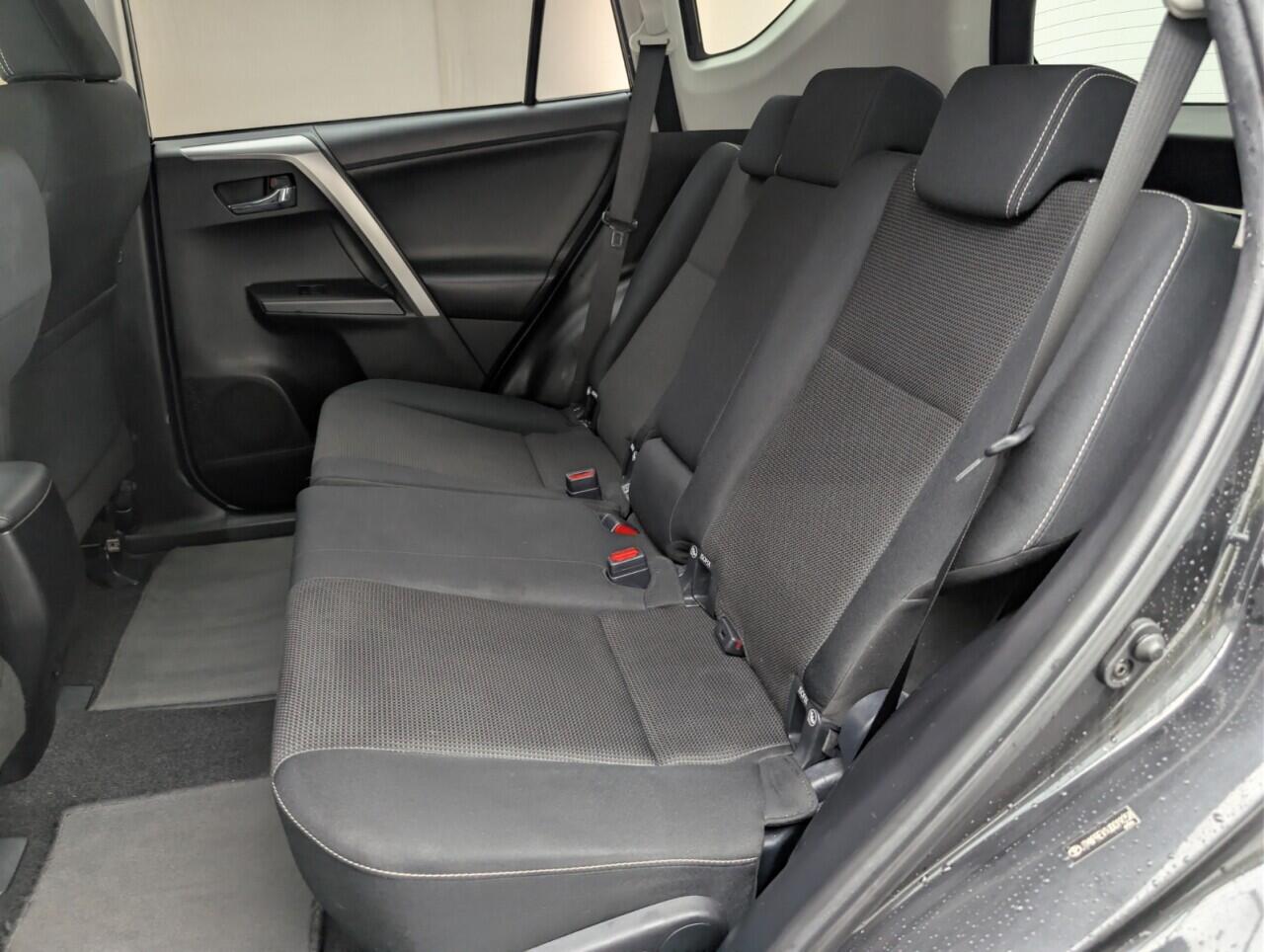 Used Toyota RAV4 2016 for sale - 76976096: Photo 26