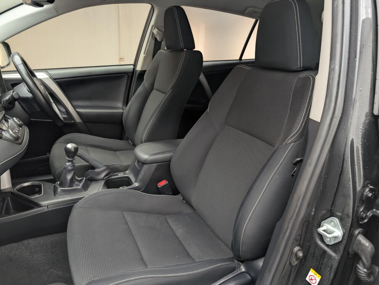 Used Toyota RAV4 2016 for sale - 76976096: Photo 27