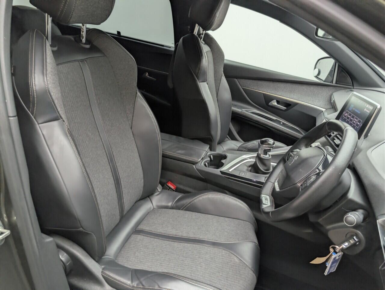 Used Peugeot 5008 2018 for sale - 77120580: Photo 12