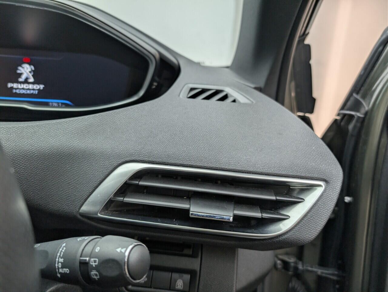 Used Peugeot 5008 2018 for sale - 77120580: Photo 21