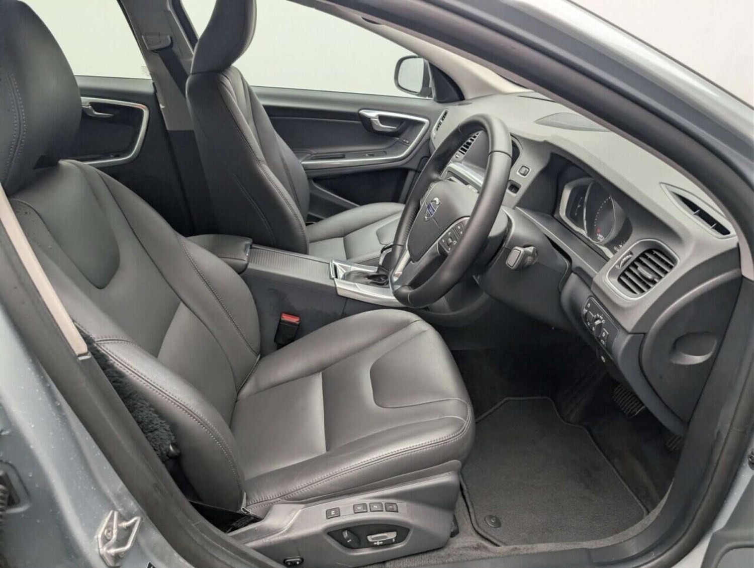 Used Volvo S60 2017 for sale - 77713235: Photo 12