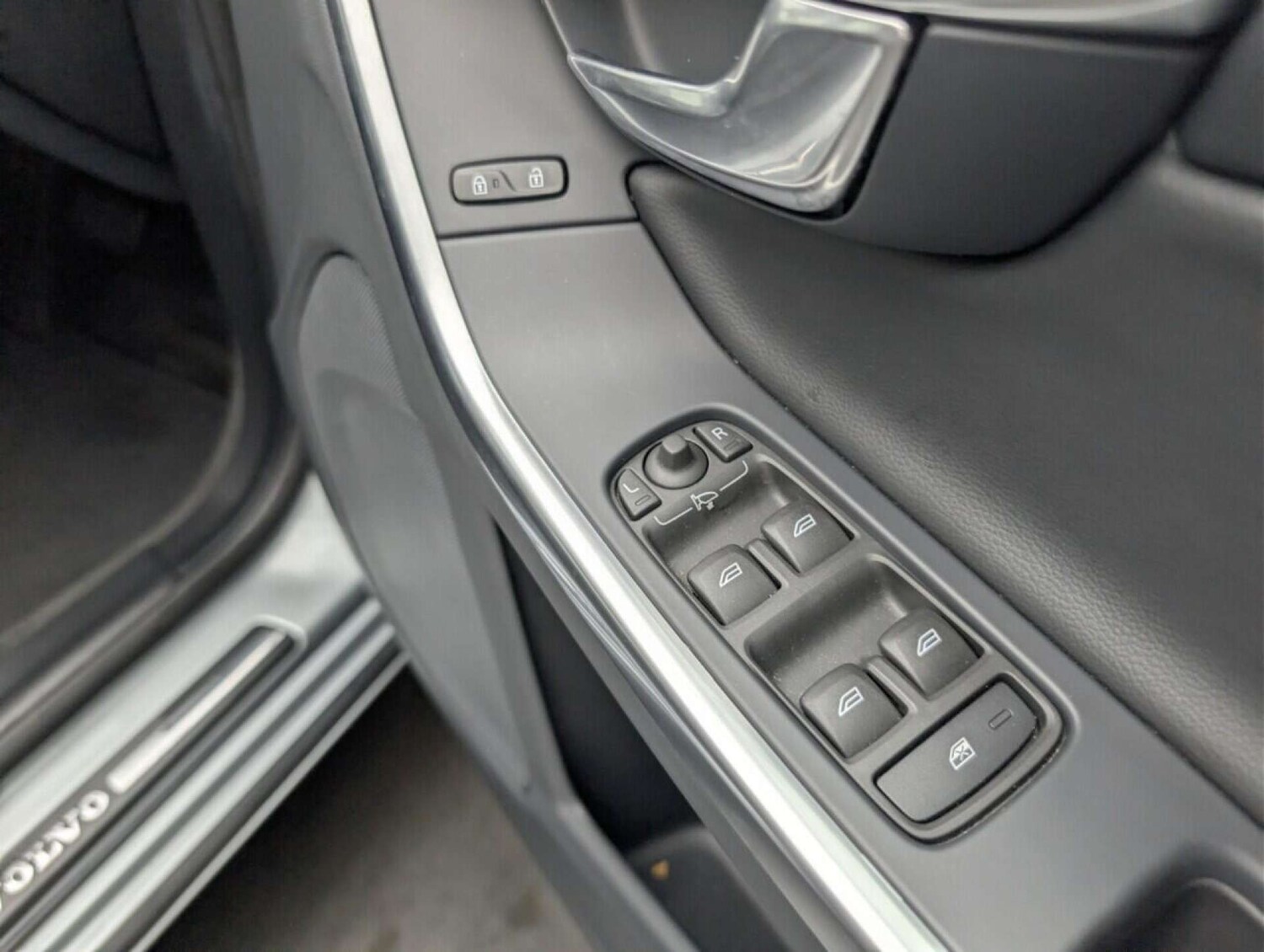 Used Volvo S60 2017 for sale - 77713235: Photo 21