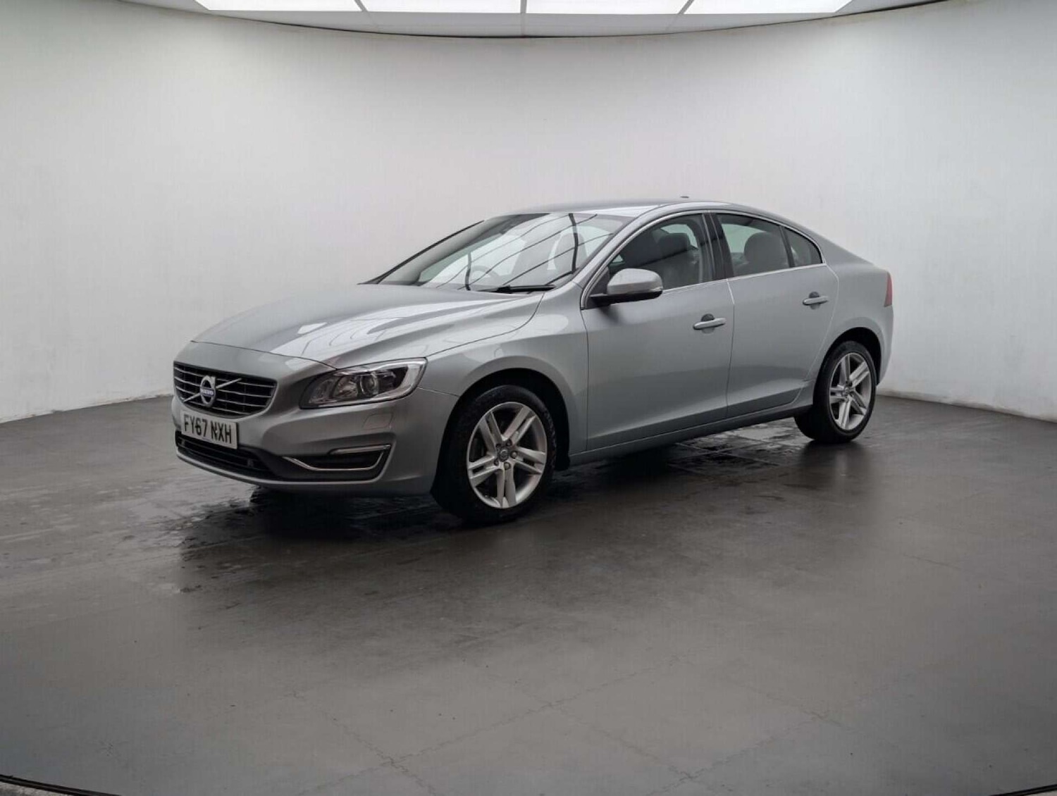 Used Volvo S60 2017 for sale - 77713235: Photo 4