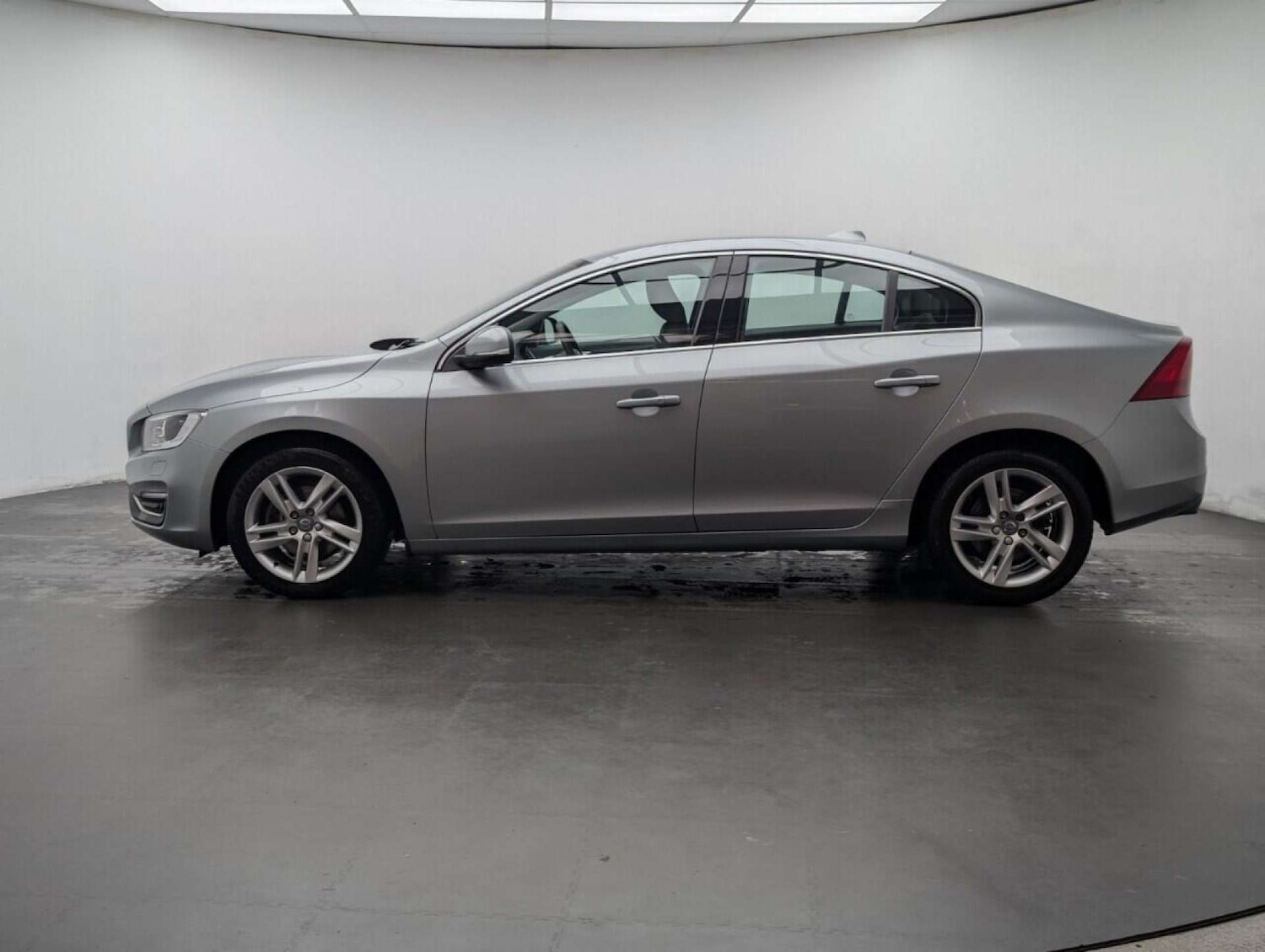 Used Volvo S60 2017 for sale - 77713235: Photo 5