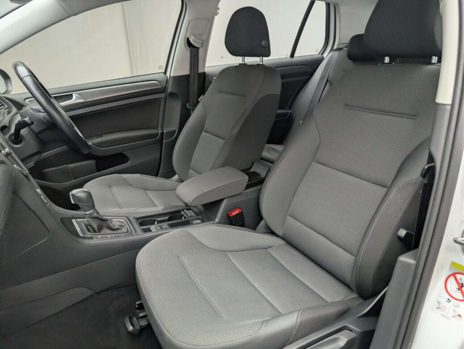 Used Volkswagen Golf 2018 for sale - 77714327: Photo 25