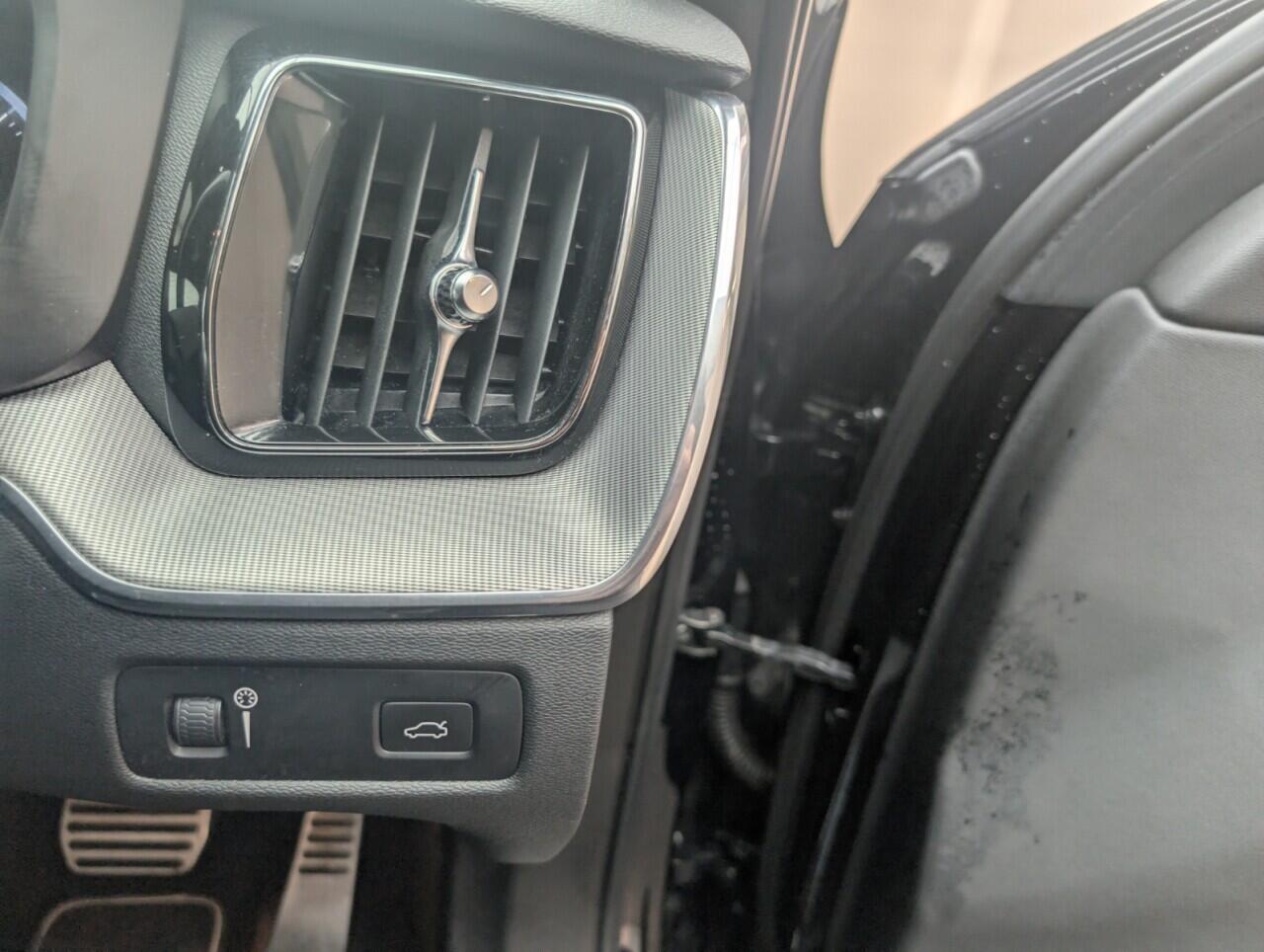 Used Volvo XC60 2019 for sale - 76422876: Photo 20