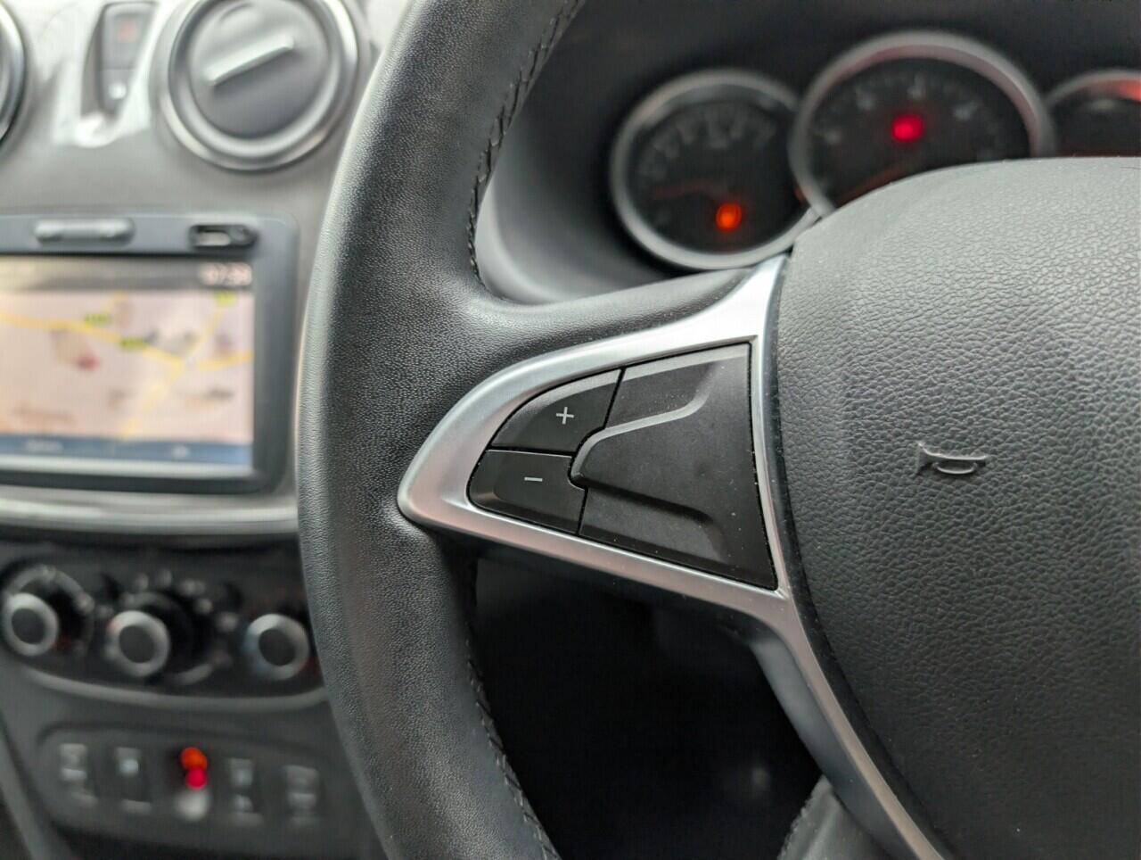 Used Dacia Sandero Stepway 2017 for sale - 77074537: Photo 19