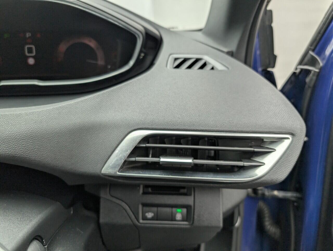 Used Peugeot 3008 2018 for sale - 77090830: Photo 30