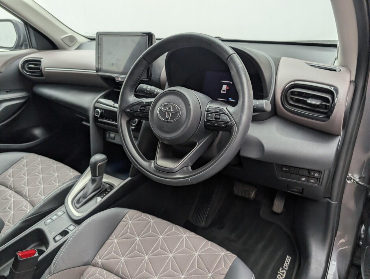 Used Toyota Yaris Cross 2023 for sale - 76644590: Photo 11