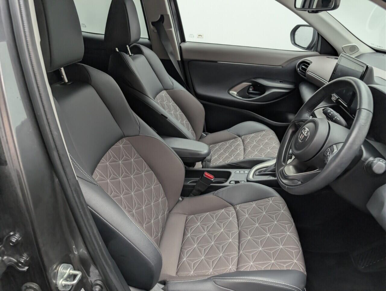 Used Toyota Yaris Cross 2023 for sale - 76644590: Photo 12