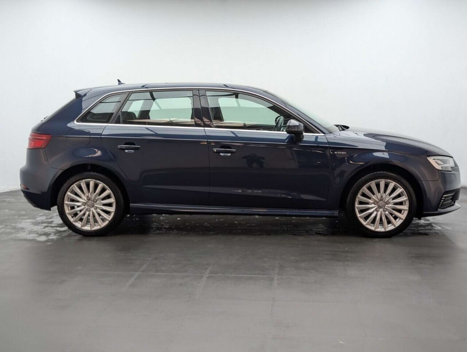 Used Audi A3 2018 for sale - 77713325: Photo 9