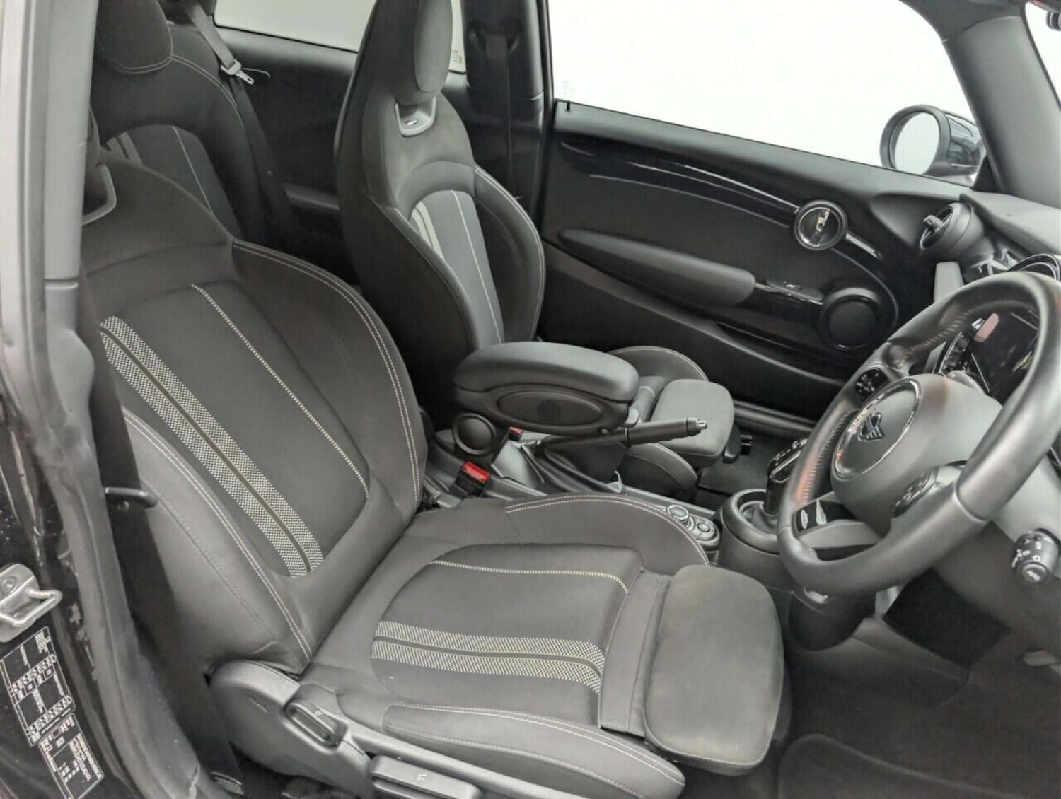 Used MINI Hatch 2023 for sale - 77714104: Photo 12