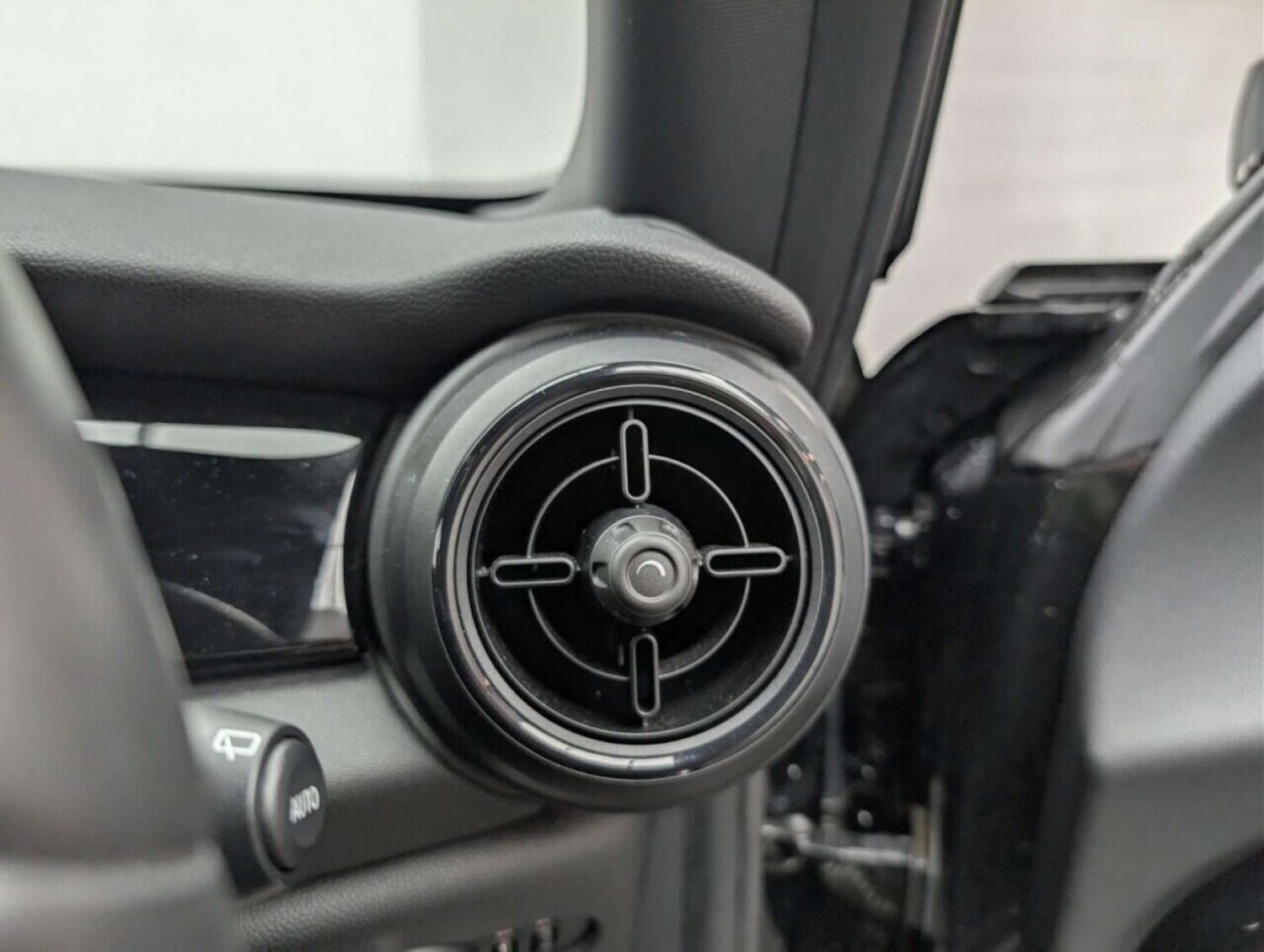 Used MINI Hatch 2023 for sale - 77714104: Photo 18