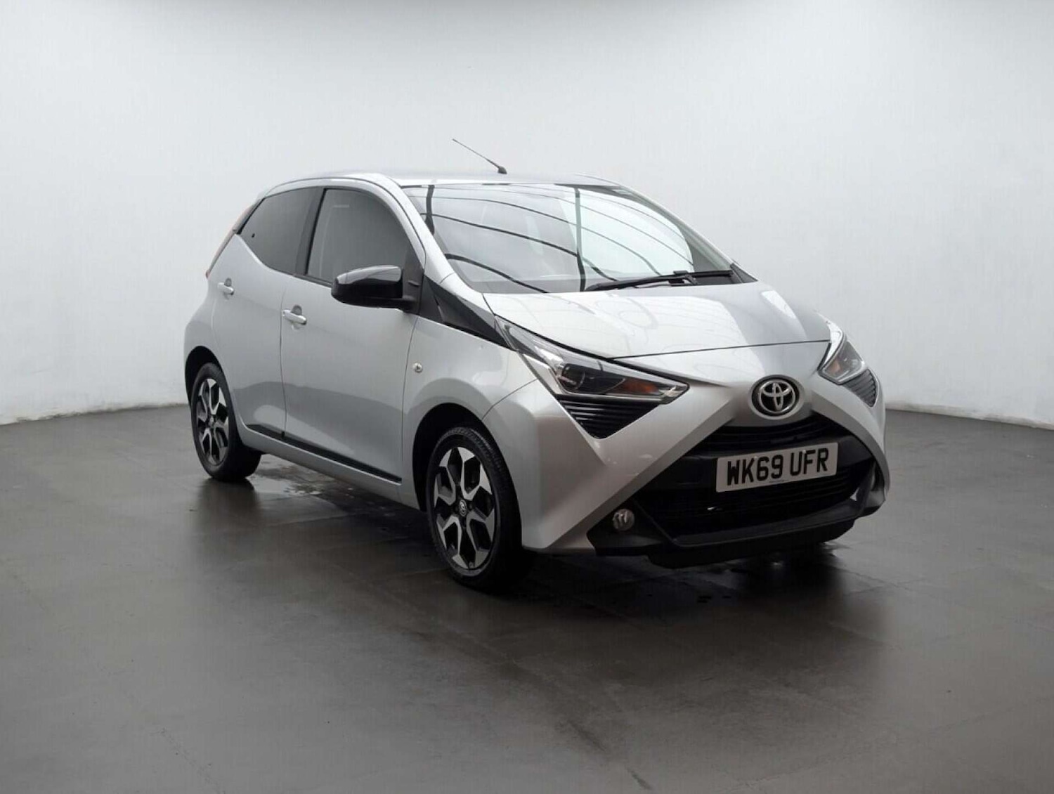 Used Toyota AYGO 2019 for sale - 77713373: Photo 2