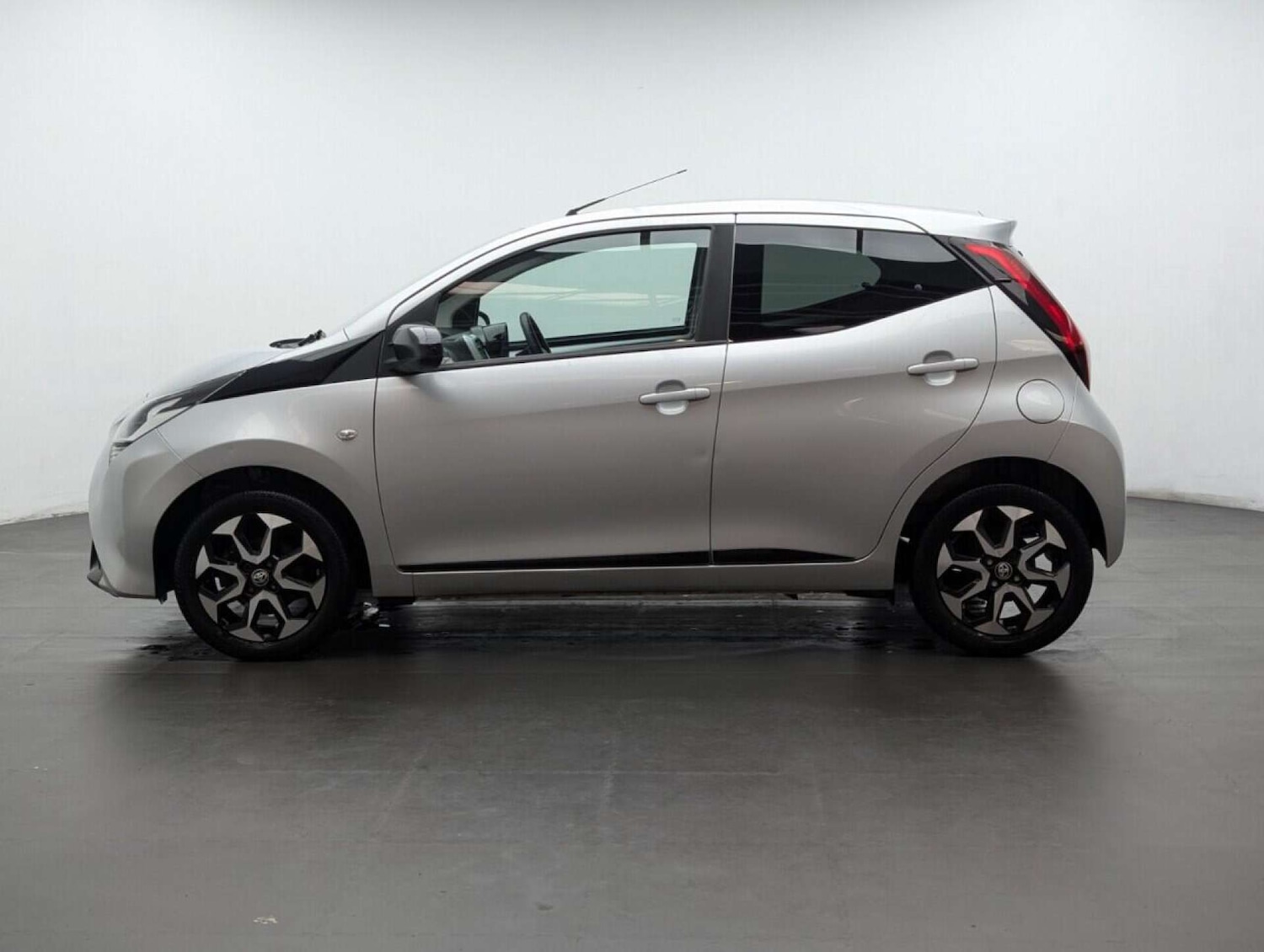 Used Toyota AYGO 2019 for sale - 77713373: Photo 5
