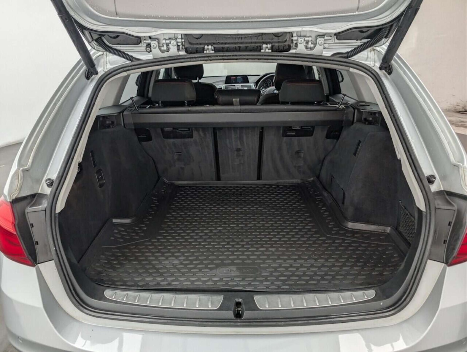 Used BMW 3 Series 2018 for sale - 77713184: Photo 24