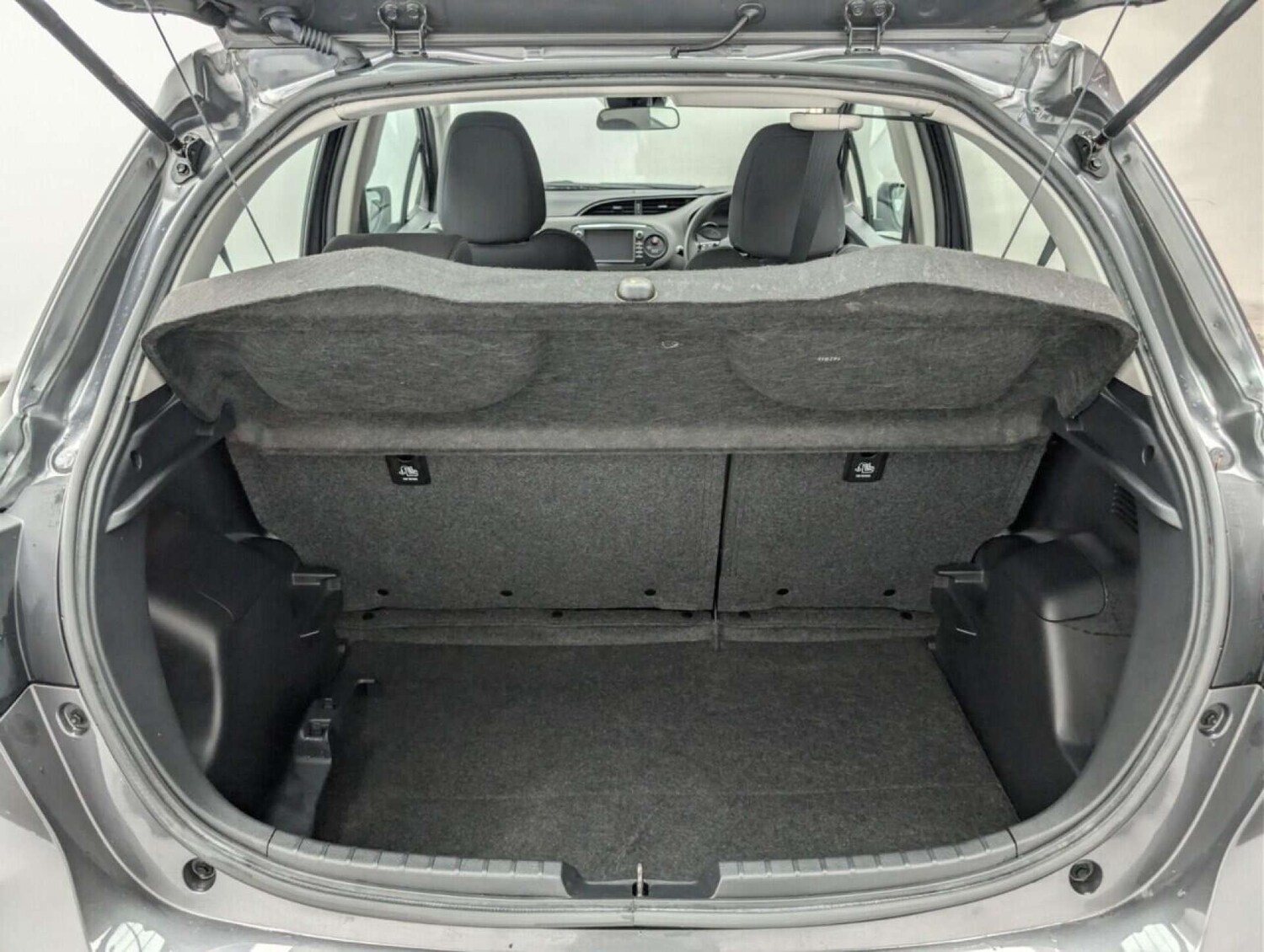 Used Toyota Yaris 2019 for sale - 77714346: Photo 24