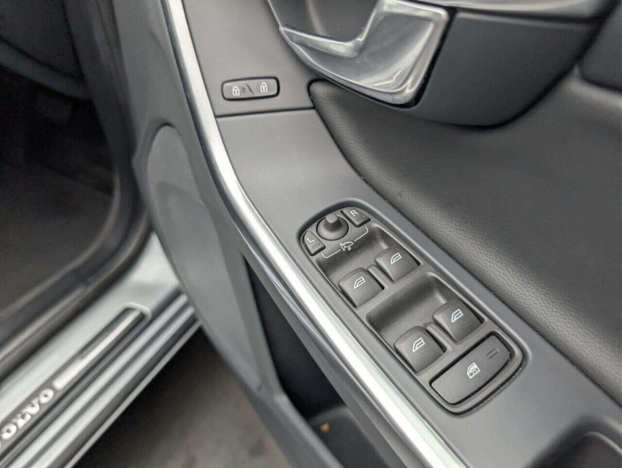 Used Volvo S60 2017 for sale - 77191653: Photo 21